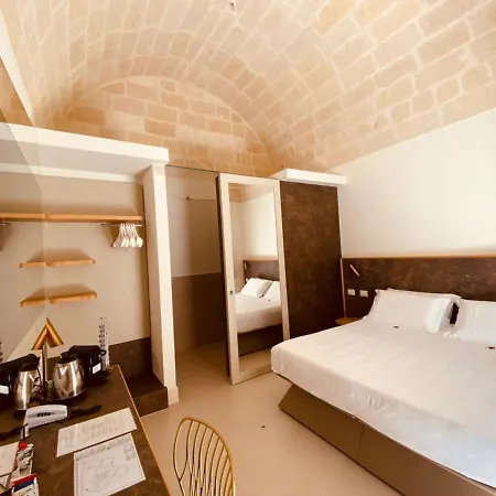 Euvodia Luxury *